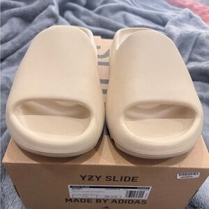 Yeezy Slide SIZE 7 MENS